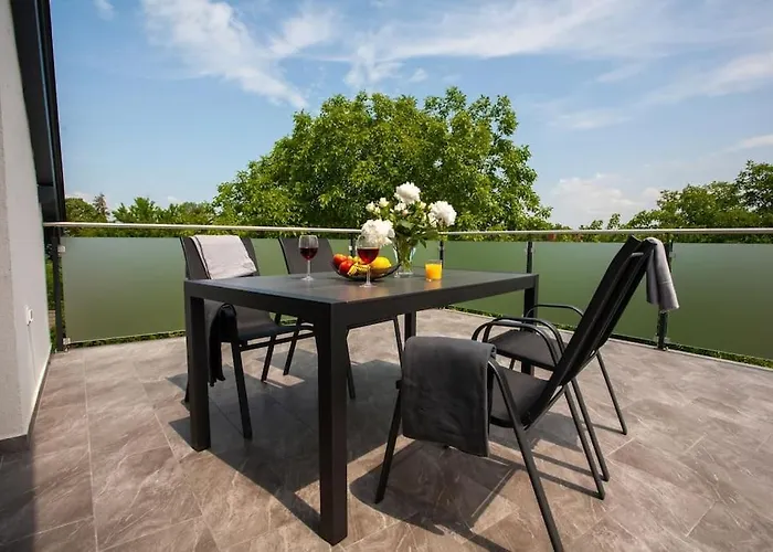 Lake27apartman *